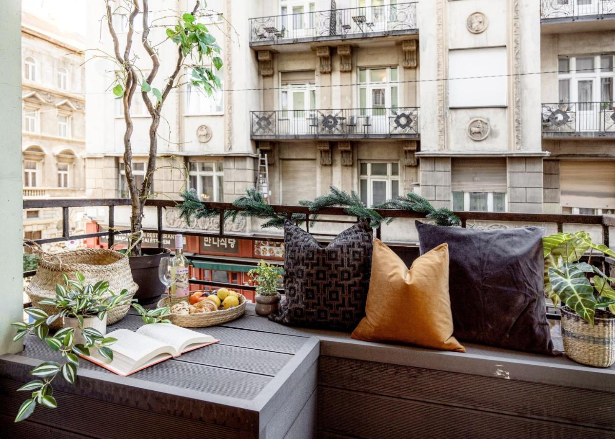Chill On The Screened Balcony-Budapest Most Historic Landmarks Exteriör bild