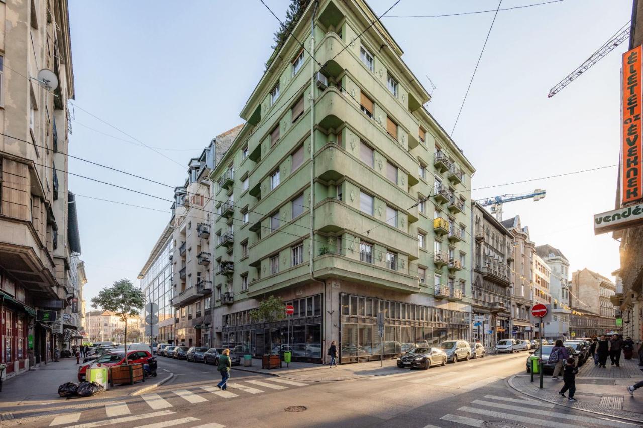 Chill On The Screened Balcony-Budapest Most Historic Landmarks Exteriör bild